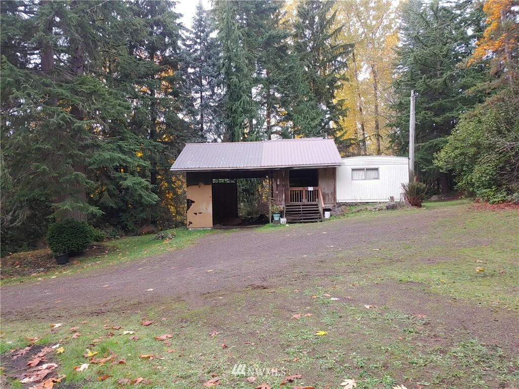 Property Photo: 20427 209th Avenue SE WA 98272