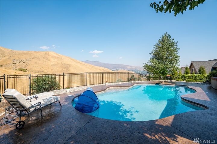Property Photo:  2094 Maiden Lane  WA 98801 