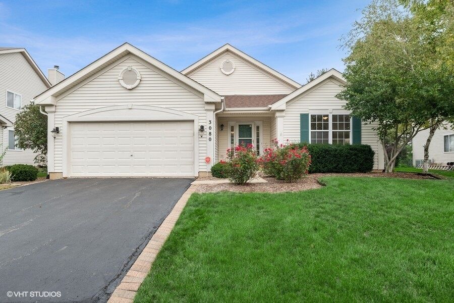 Property Photo:  3080 Farmington Drive  IL 60046 