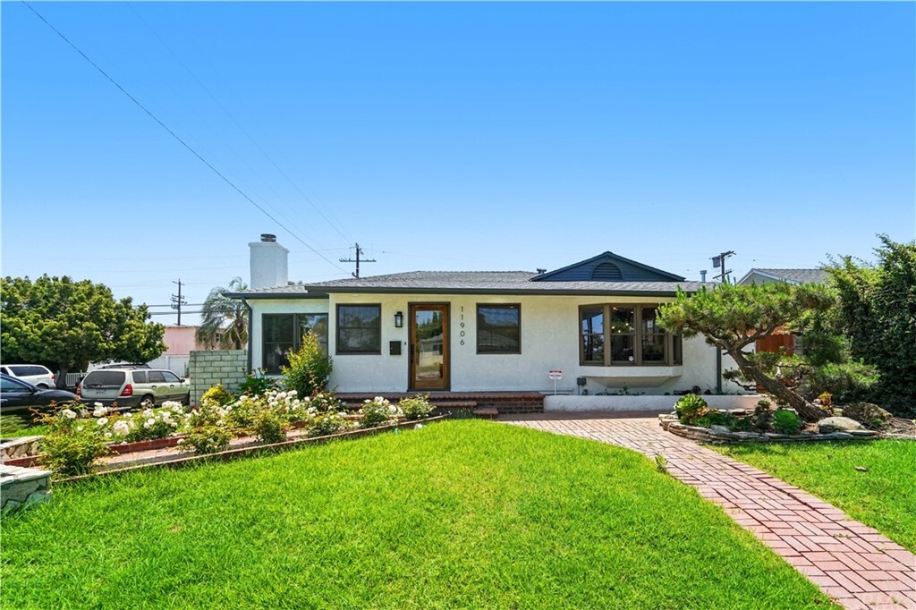 Property Photo: 11906 Juniette Street CA 90230