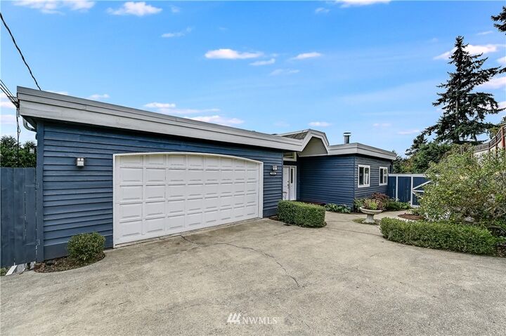 Property Photo: 15836 38th Avenue NE WA 98155