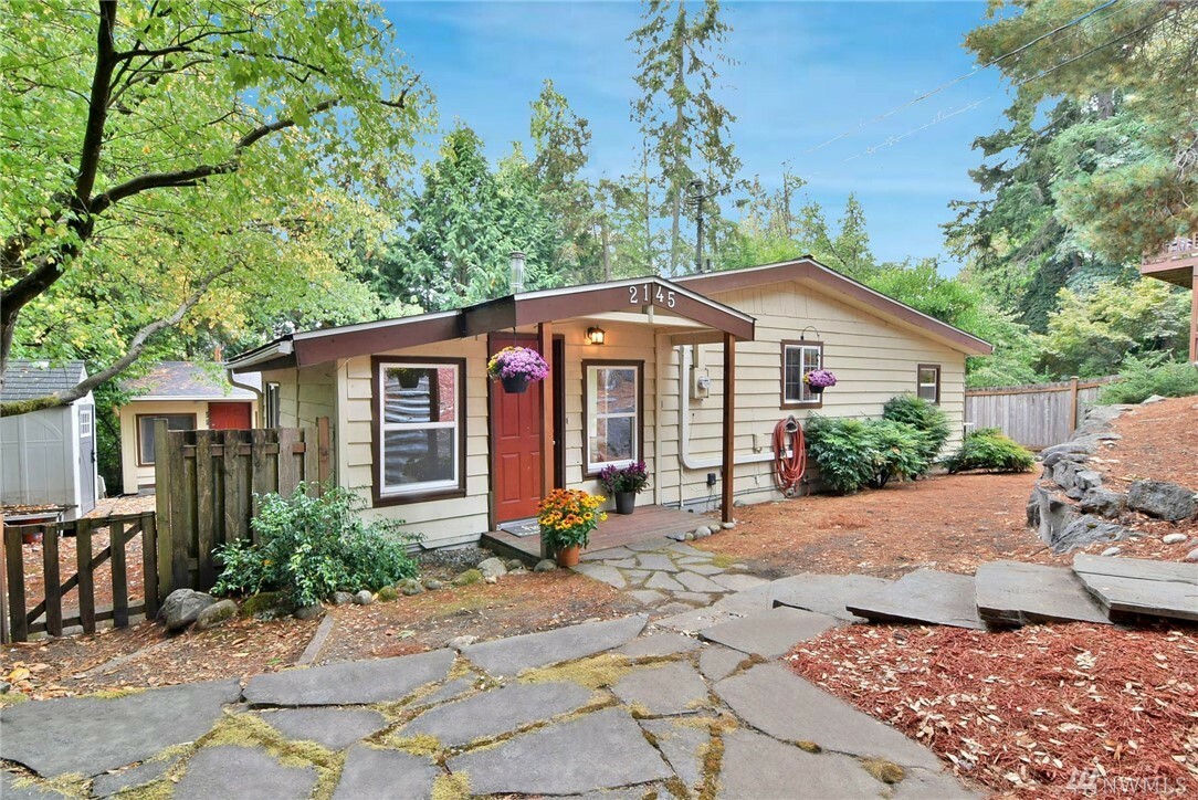 Property Photo:  2145 N 179th St  WA 98133 