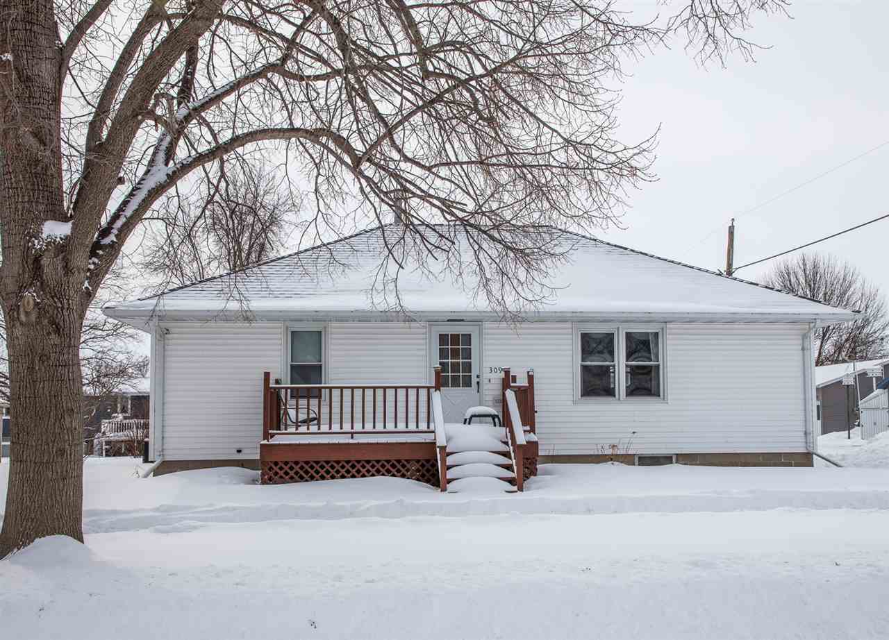 Property Photo:  309 3rd Street  IA 50602 