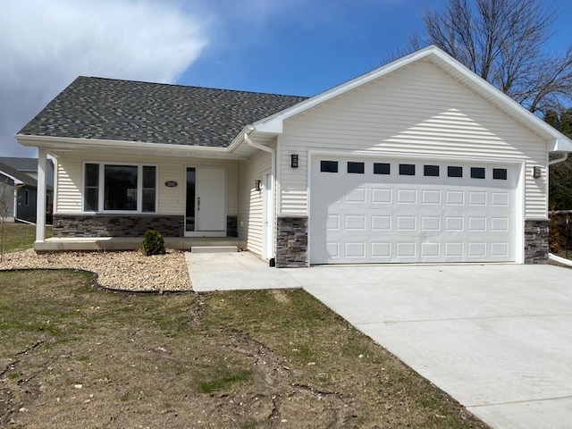 Property Photo:  305 24th St NW  IA 50677 