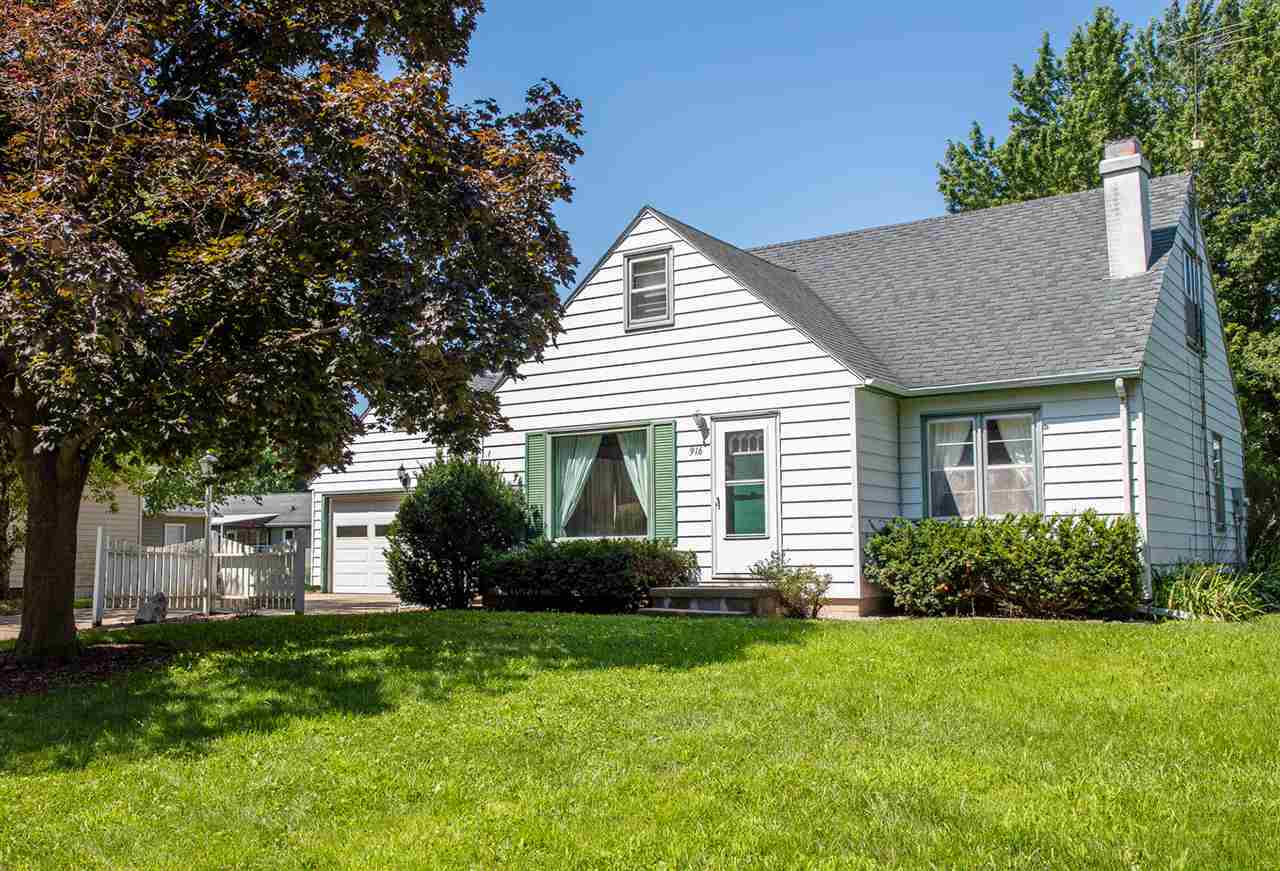 Property Photo:  916 Harlington Place  IA 50677 