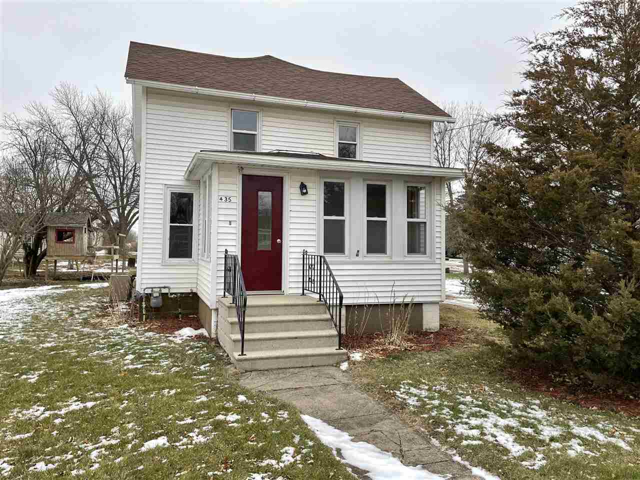 Property Photo:  435 5th Street  IA 50648 