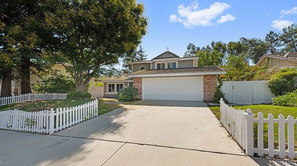 Property Photo:  2733 Parkview Drive  CA 91362 