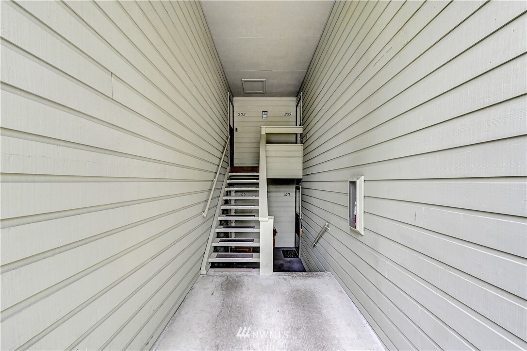 Property Photo: 22003 56th Avenue W B-203 WA 98043