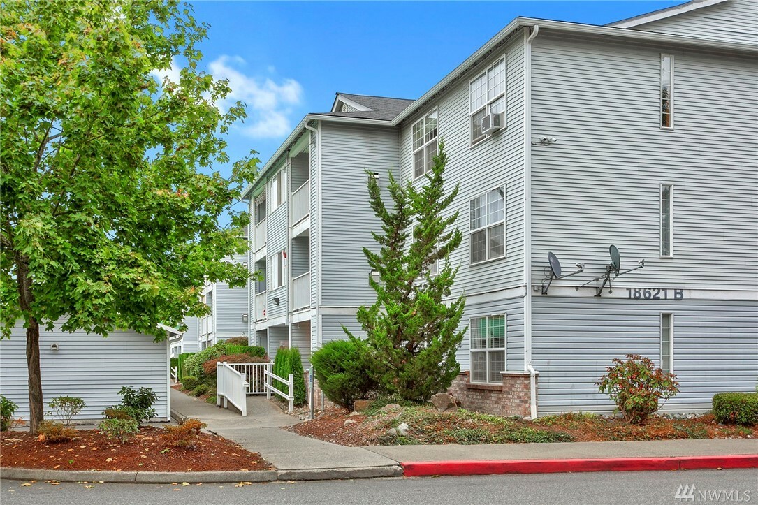 Property Photo:  18621 Blueberry Lane B-112  WA 98272 