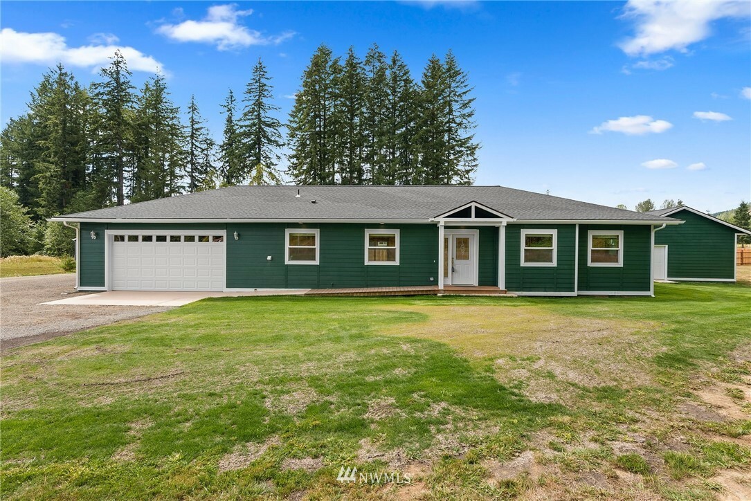 Property Photo:  869 Main Avenue  WA 98356 