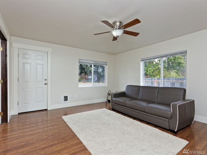 Property Photo: 1015 Dearborn Ave WA 98584