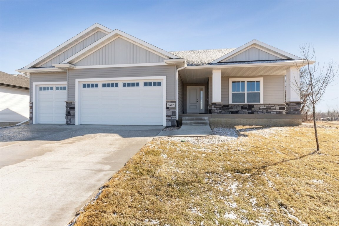 Property Photo:  1703 Cottage Ridge Drive  IA 52302 