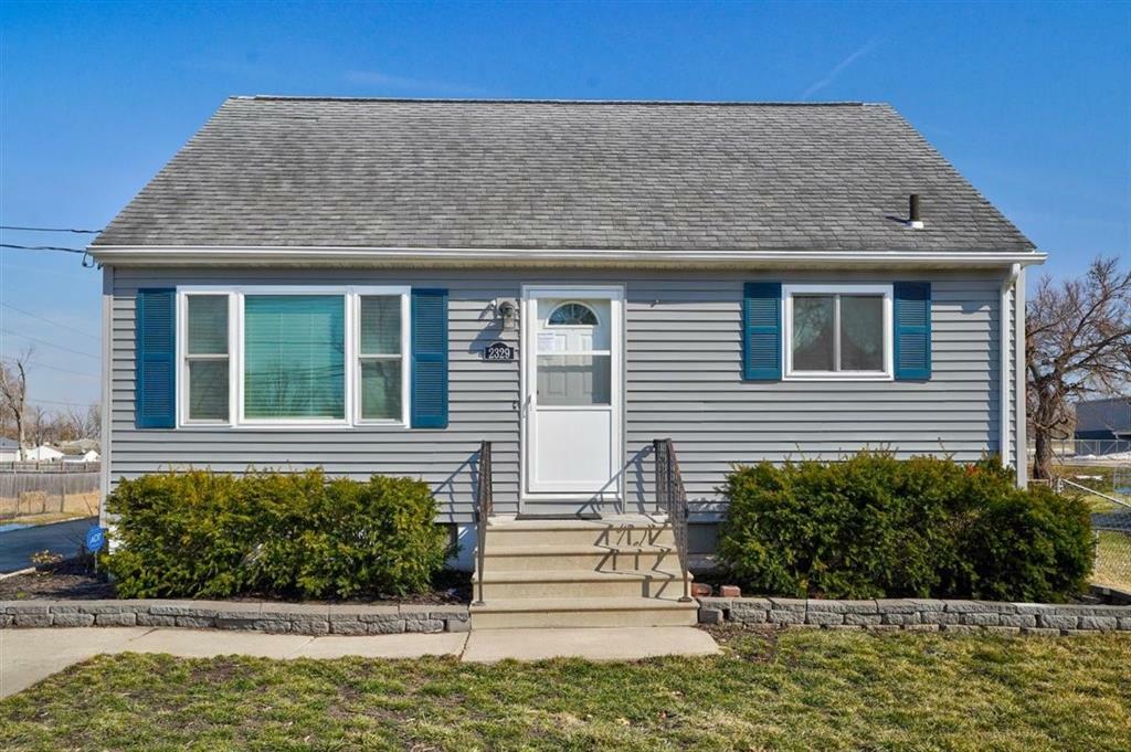 Property Photo: 2329 18th Street SW IA 52404