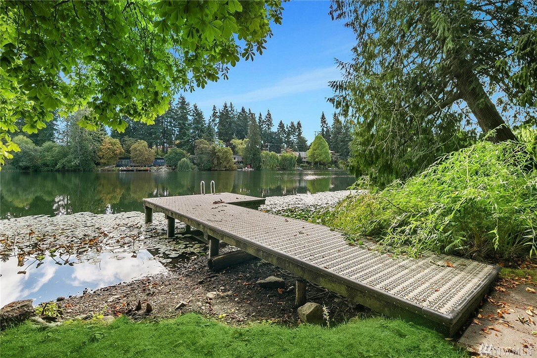 Property Photo:  1138 N 198th St D203  WA 98133 