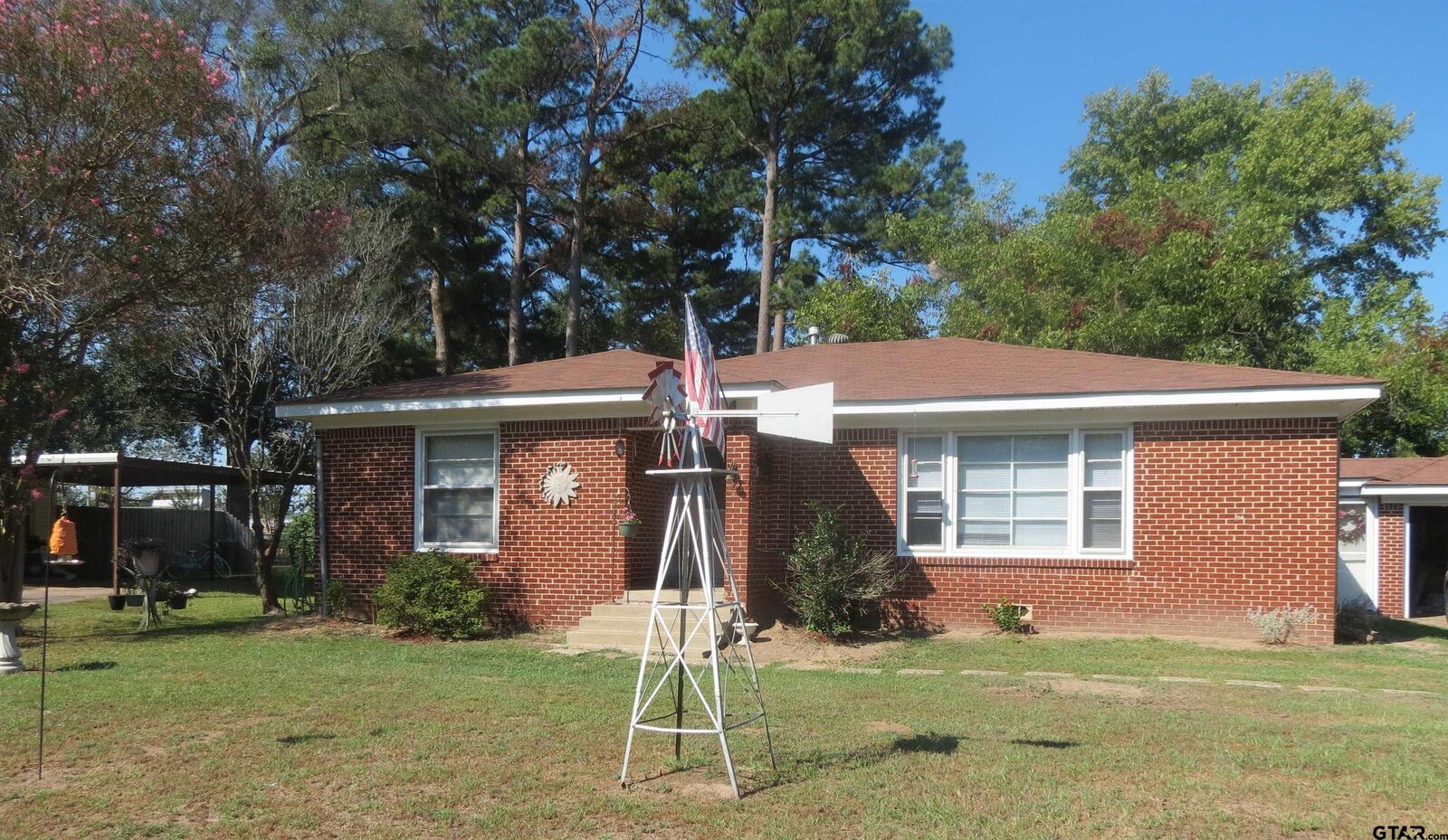 Property Photo:  607 Central  TX 75783 