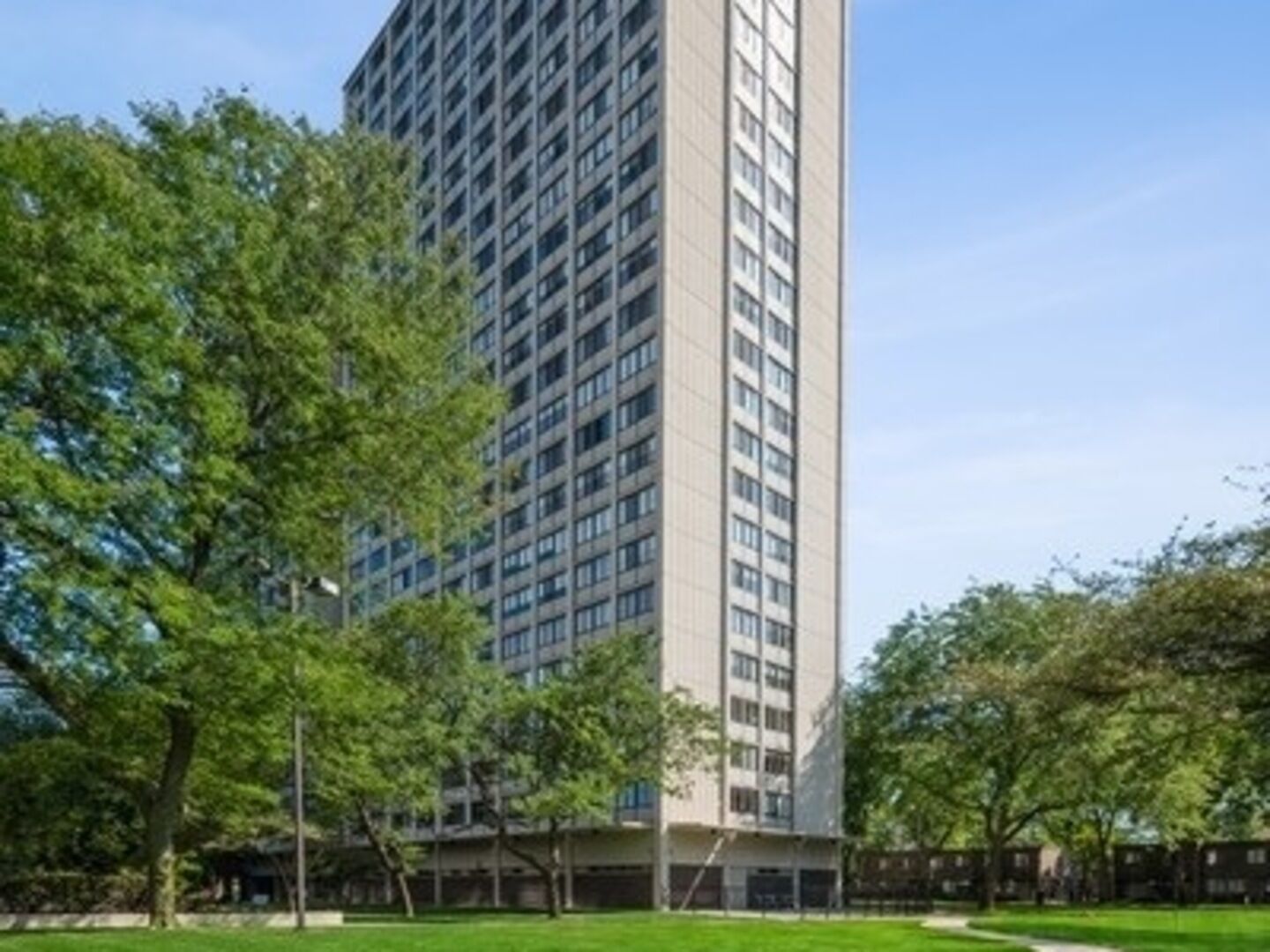 Property Photo: 4850 S Lake Park Avenue 2508B IL 60615