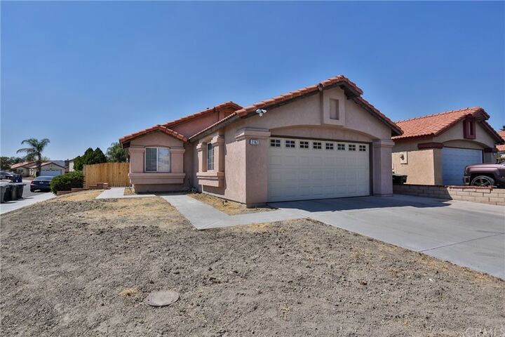 Property Photo:  2162 Candlestick Way  CA 92571 