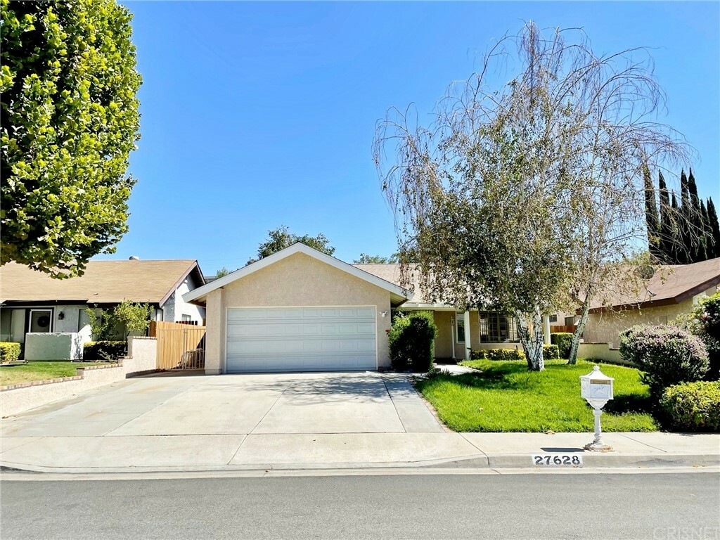 Property Photo:  27628 Cherry Creek Drive  CA 91354 