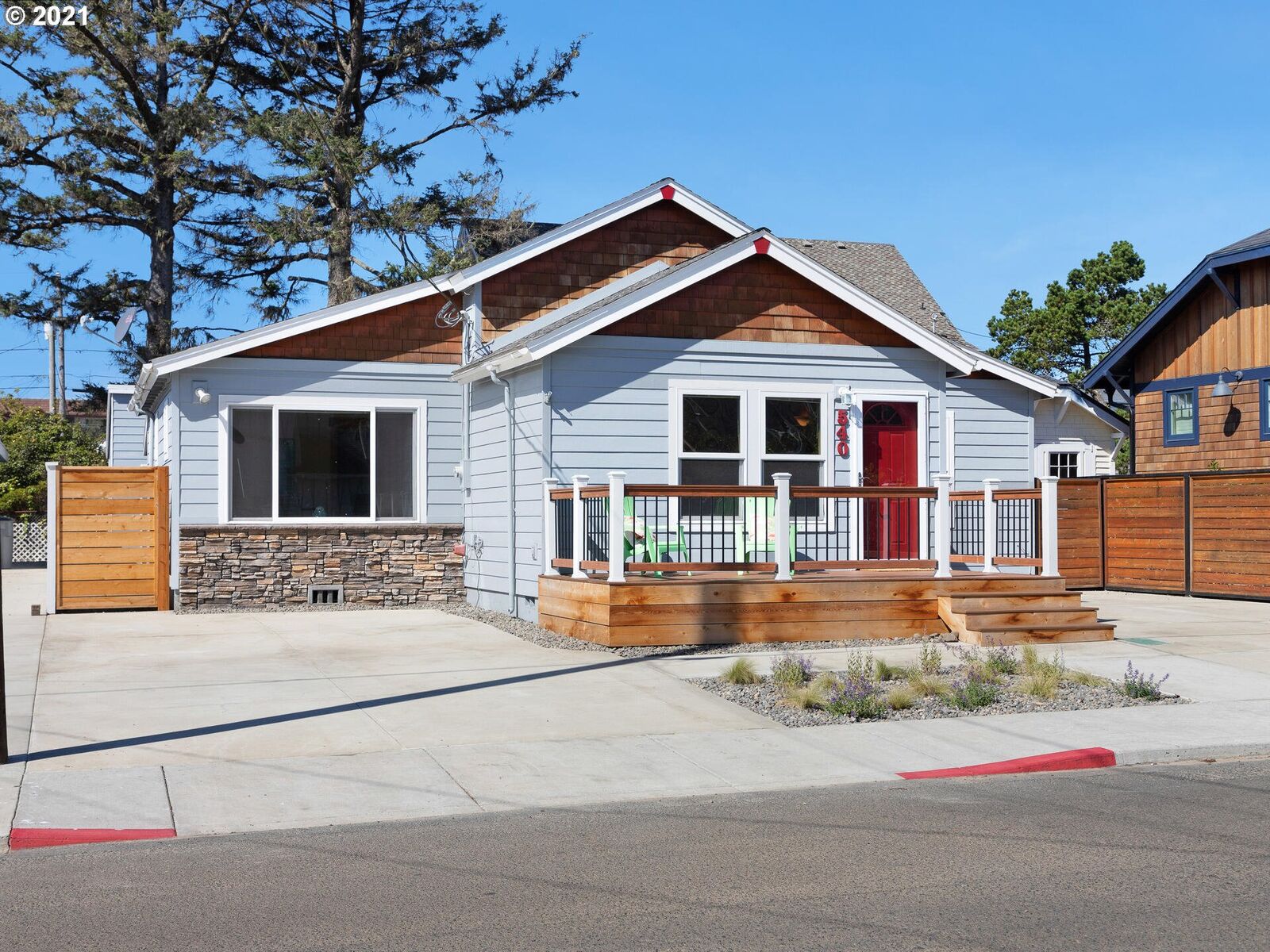 Property Photo:  540 S Downing St  OR 97138 