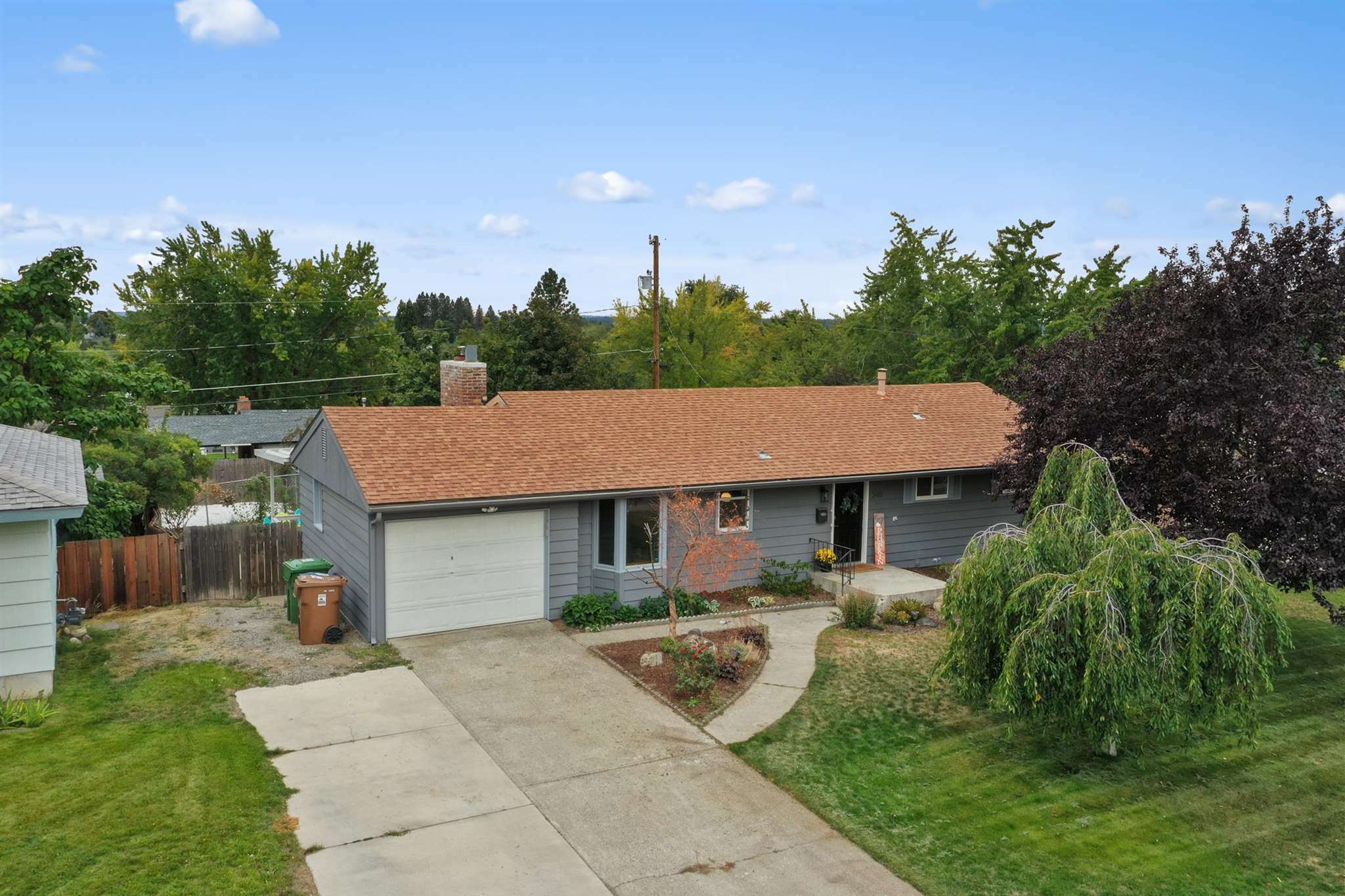 Property Photo:  2411 W Holyoke Ave  WA 99208 