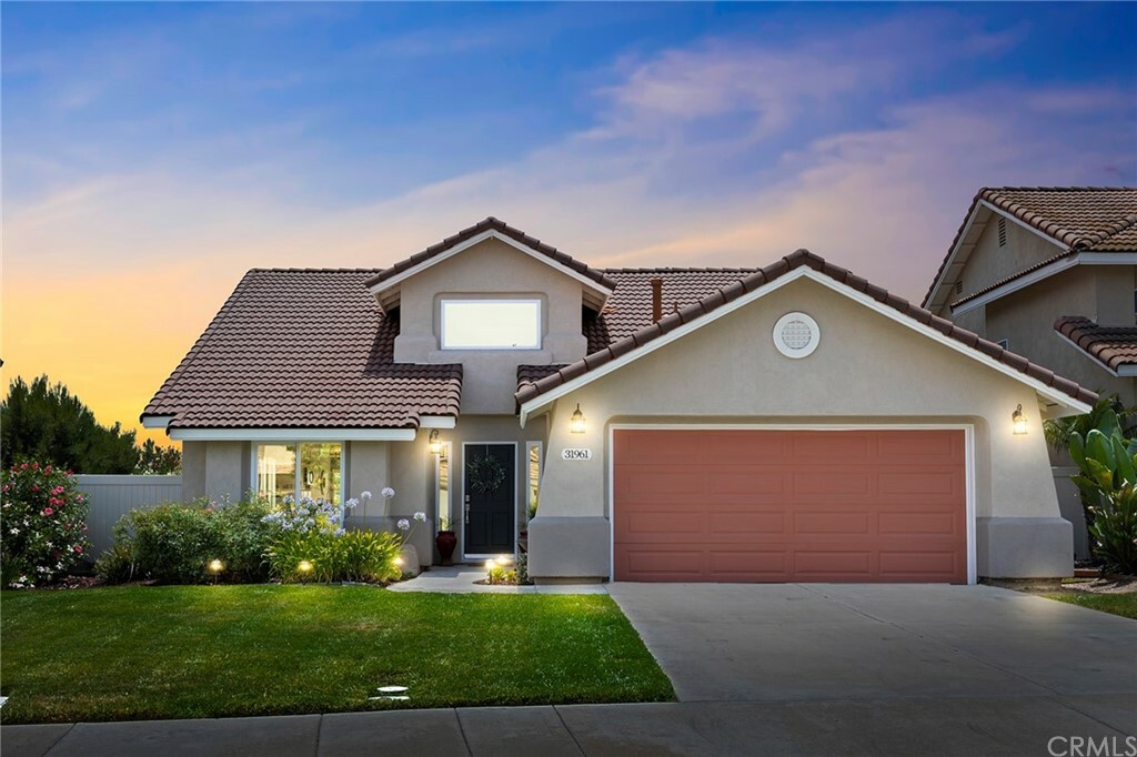 Property Photo: 31961 Calle Tiara S CA 92592