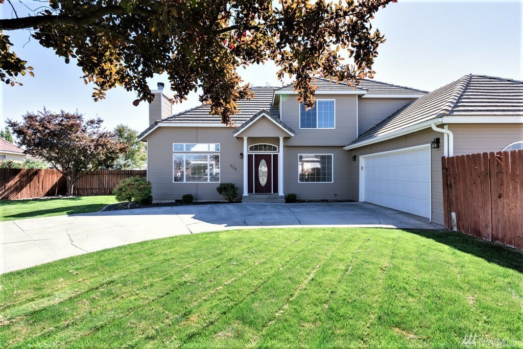 223 E Pinyon Ct  Moses Lake WA 98837 photo