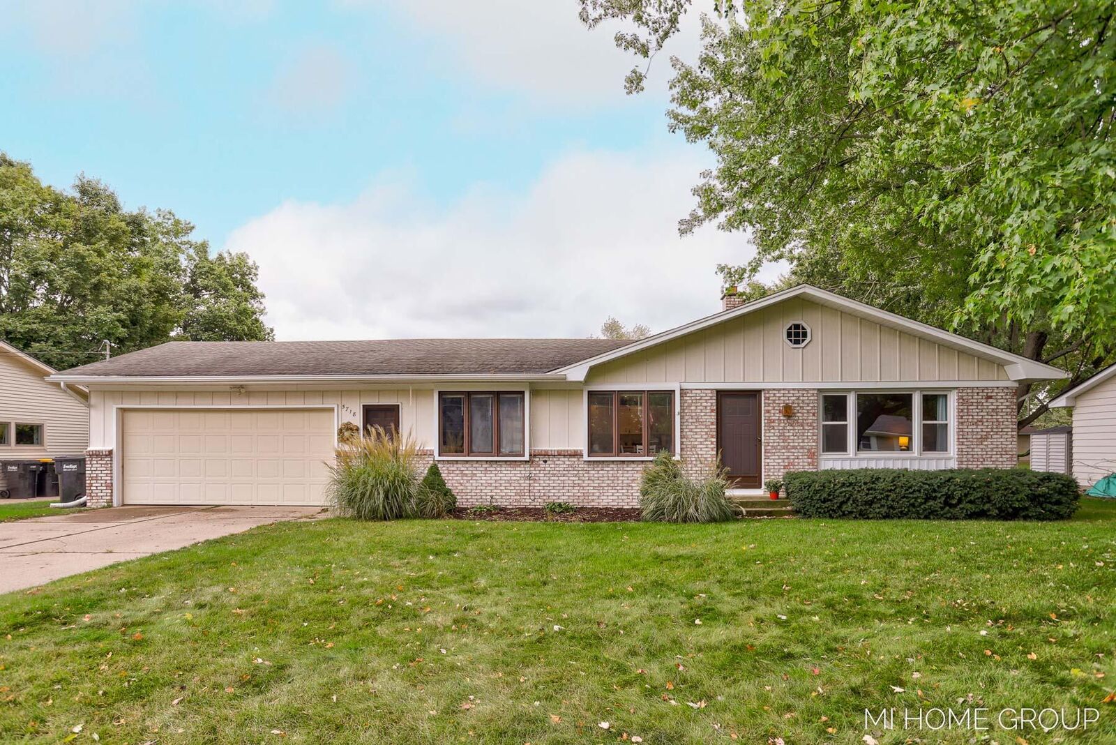 Property Photo:  5718 Marlin Avenue  MI 49426 