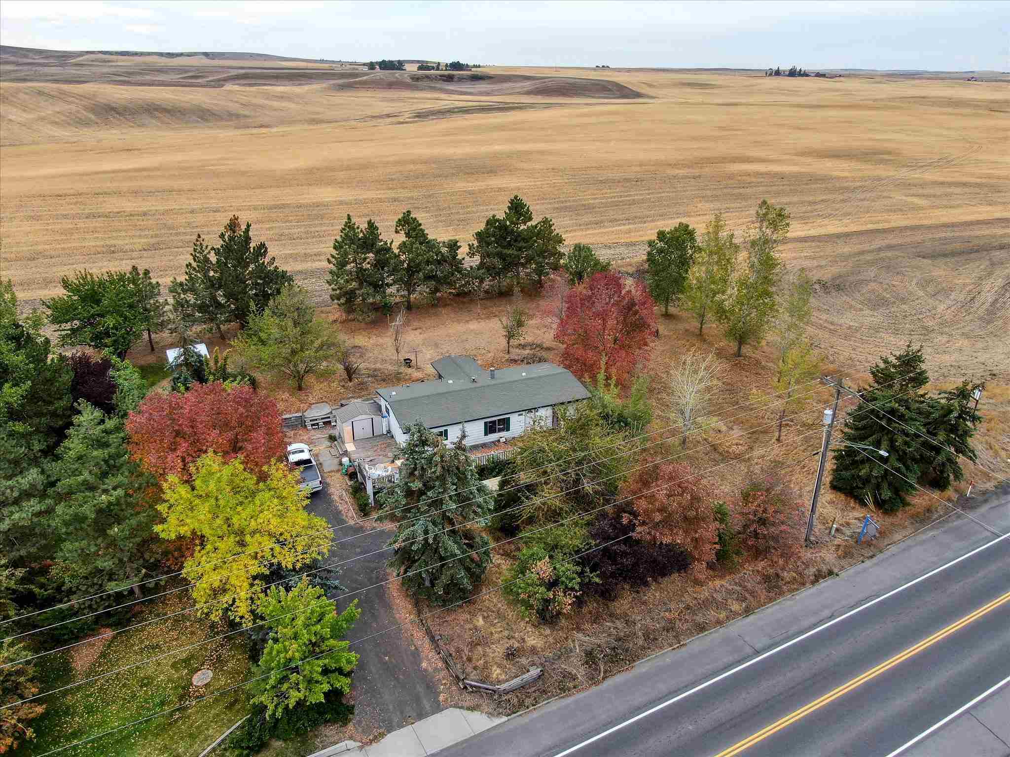 Property Photo: 865 W Broadway Ave WA 99029