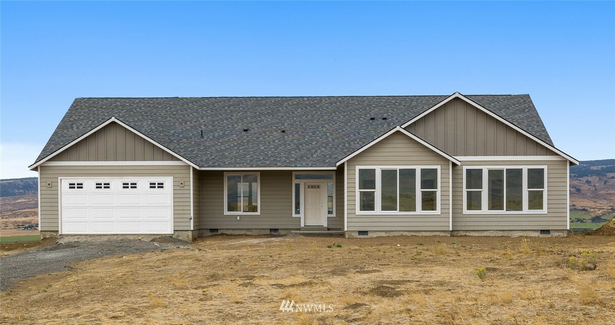 Property Photo:  1741 Bitterbrush Drive  WA 98926 