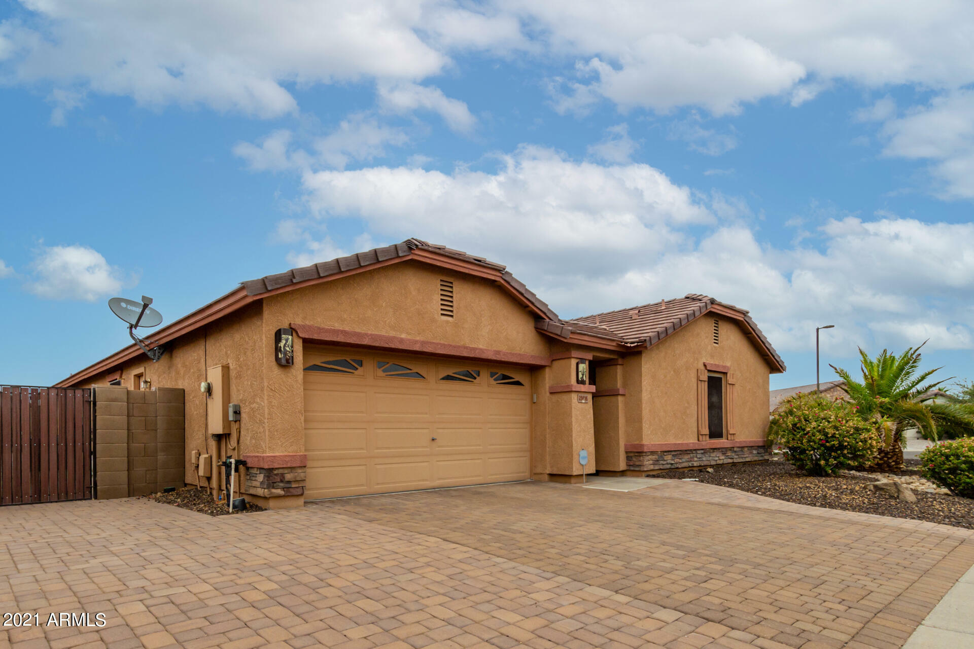 Property Photo:  25636 W Magnolia Street  AZ 85326 