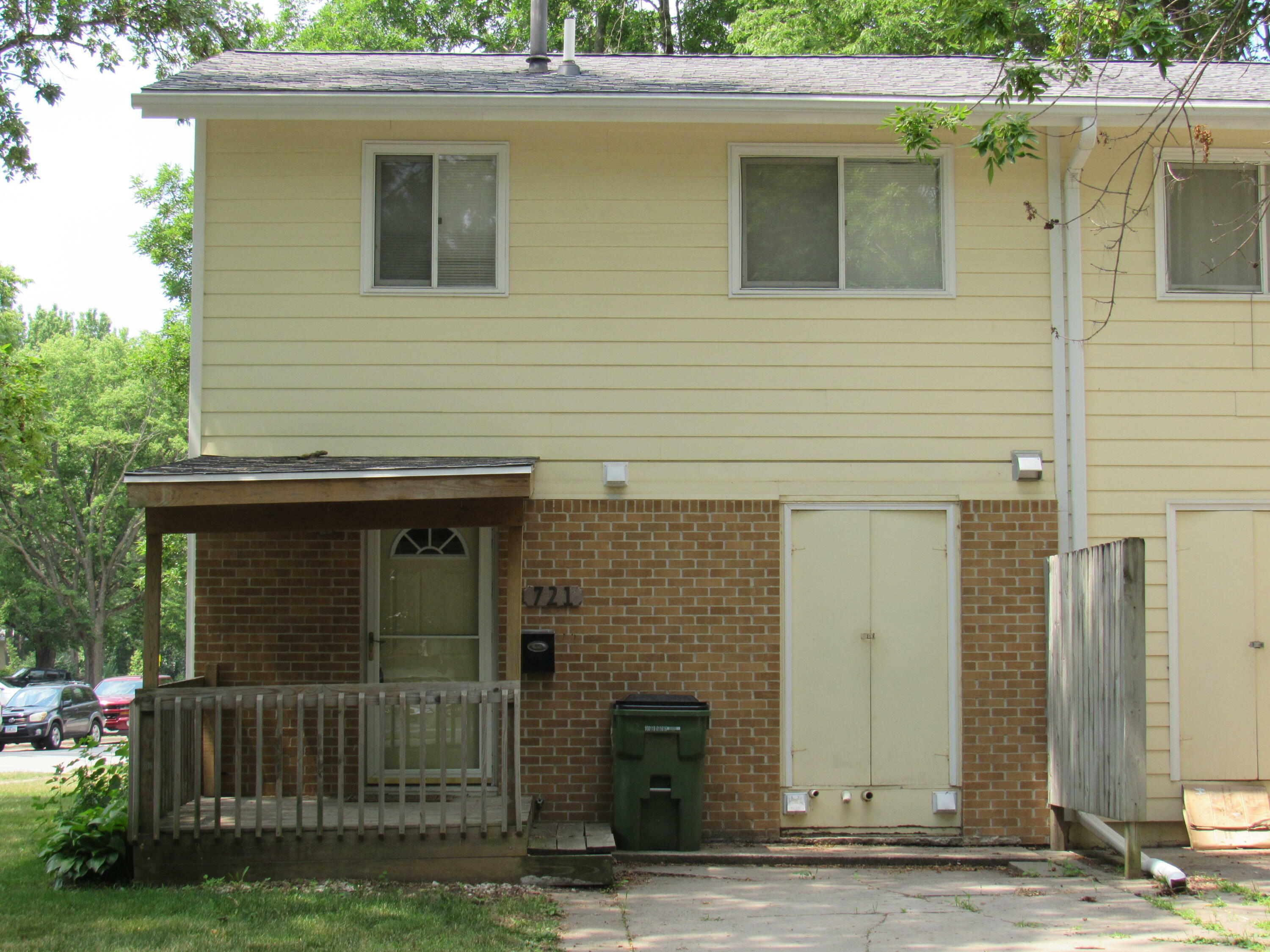 Property Photo:  721 Meadow Place  IA 50010 