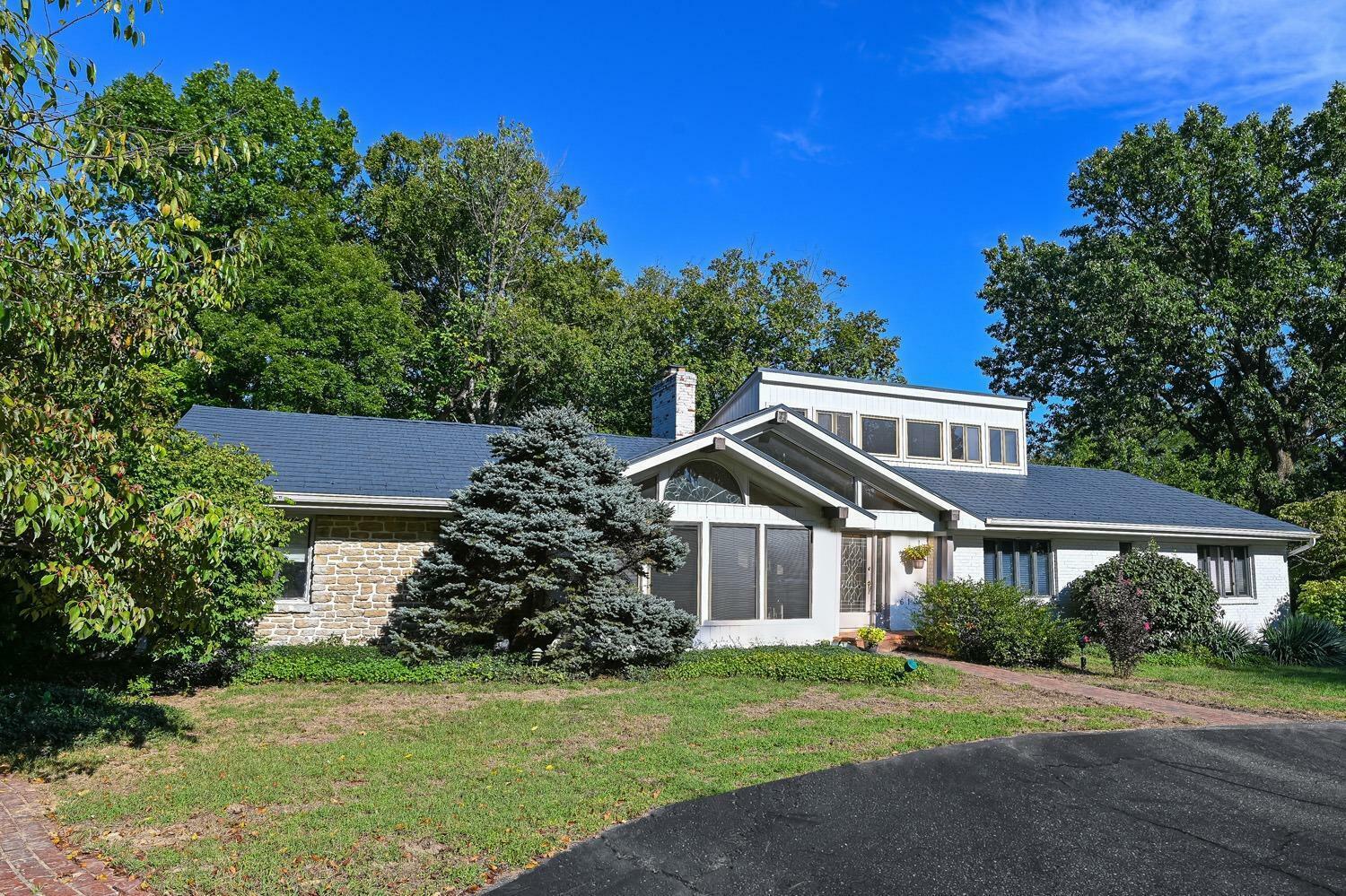 Property Photo: 615 Hickory Hill Ln OH 45215