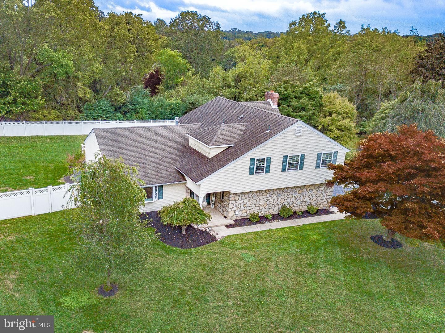 Property Photo: 196 Buckshire Drive PA 18966