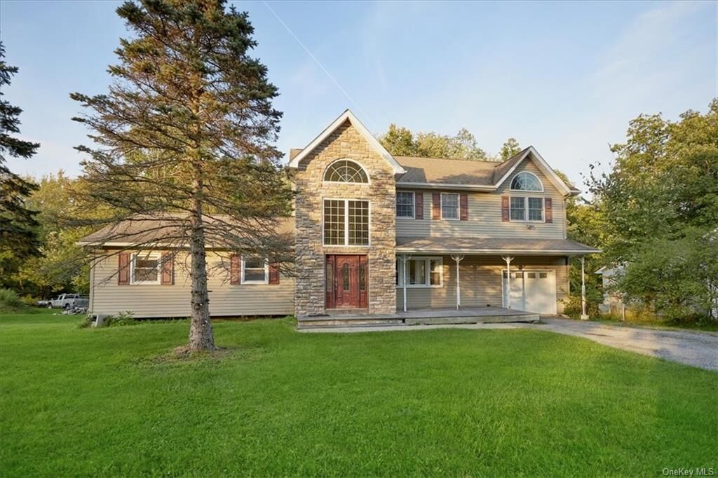 Property Photo:  9 Flintrock Road  NY 12524 