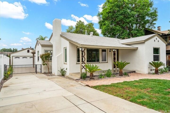Property Photo:  4320 Rubidoux Avenue  CA 92506 