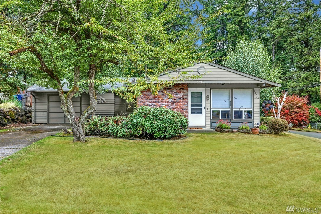 Property Photo: 13796 NE 75th Place WA 98052