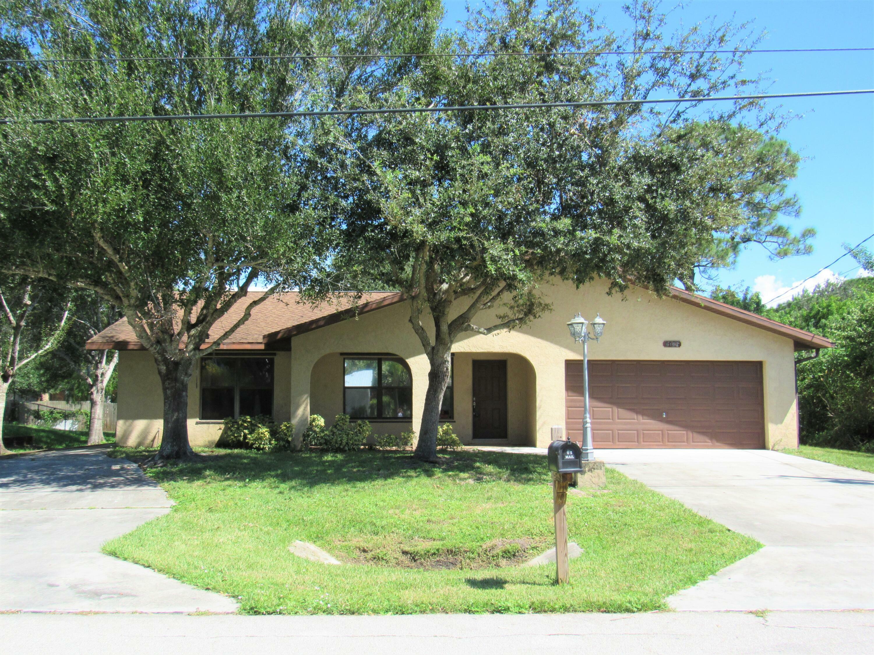 Property Photo:  6104 Bamboo Drive  FL 34982 