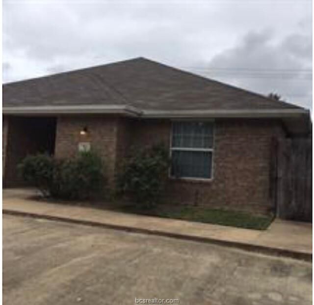 Property Photo: 3748-50 Oldenburg Ln Oldenburg Lane TX 77845-3962