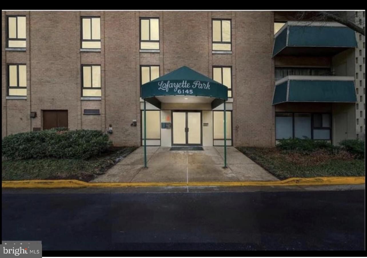 Property Photo:  6145 Leesburg Pike 304  VA 22041 