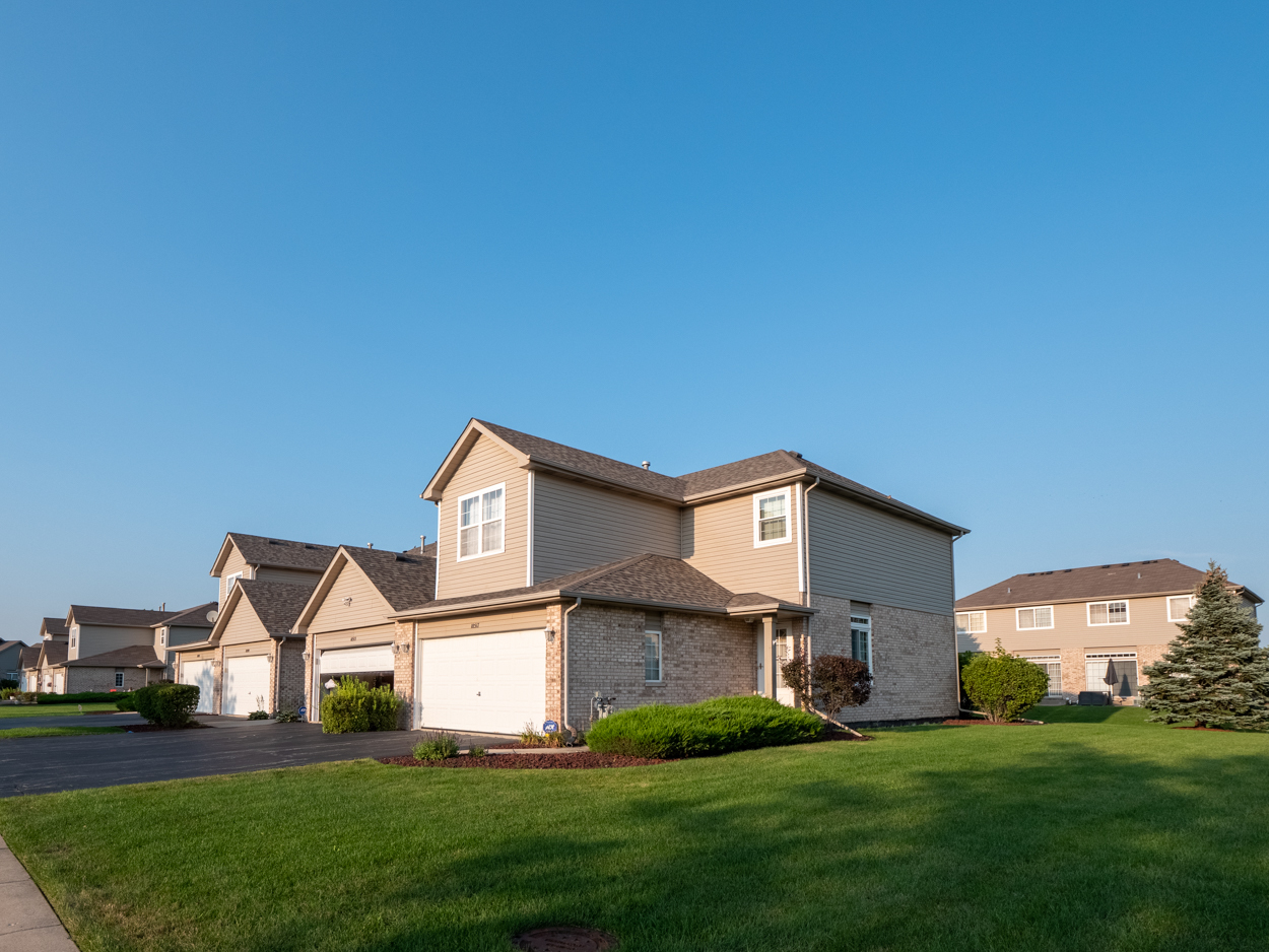 Property Photo: 18513 Bellagio Circle IL 60477