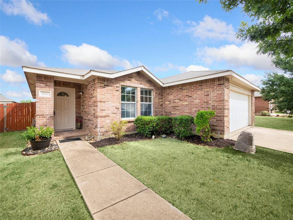 Property Photo: 1817 Trego Drive TX 76247