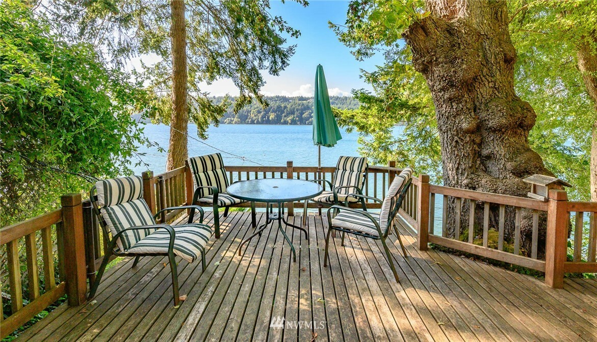 Property Photo:  27625 Hake Road SW  WA 98070 