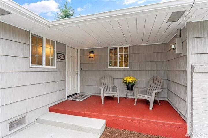 Property Photo: 3016 Sunnyside Blvd WA 98270