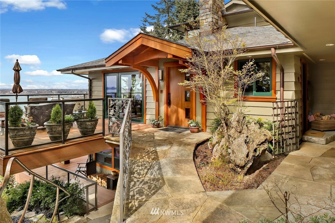Property Photo: 165 S Garden Street WA 98225