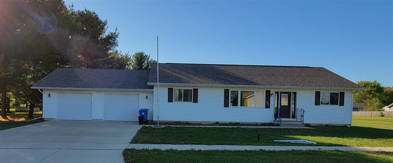 421 N Plainview Street  Shell Rock IA 50670 photo