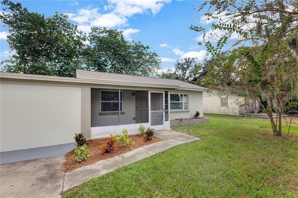 Property Photo:  1711 Main Street  FL 33594 