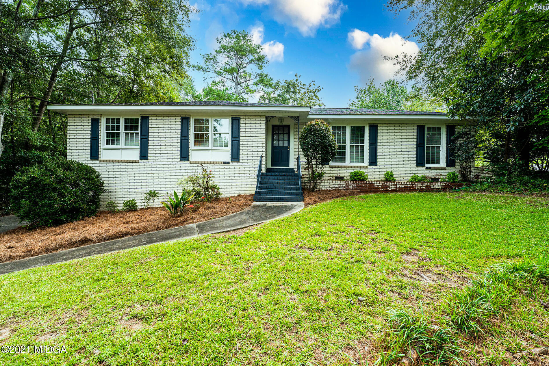 Property Photo:  581 Pierce Avenue  GA 31204 