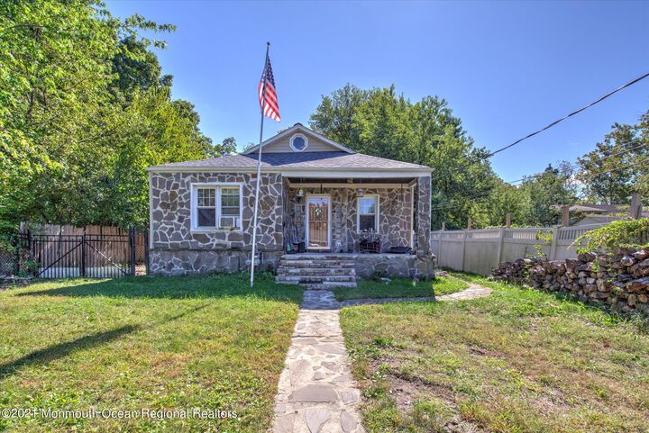 129 W 6th Street  Howell NJ 07731 photo