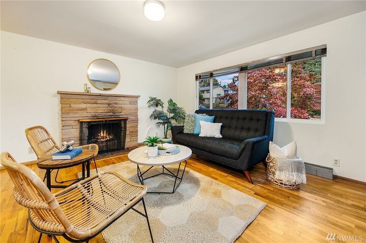 Property Photo: 4615 S Willow St WA 98118