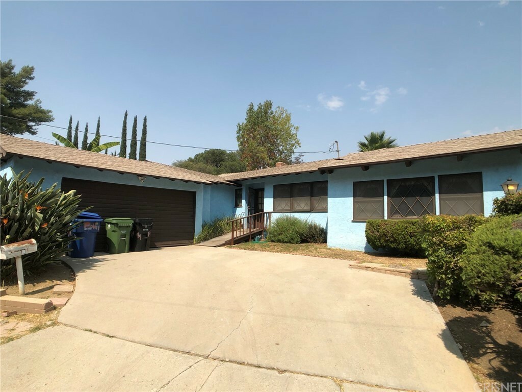 Property Photo:  1001 Oban Drive  CA 90065 